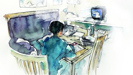 Szene aus der Graphic Novel “Aufbruch” zu den Anfängen von medica mondiale, Monika Hauser sitzt an einem Tisch mit vielen Zeitungen, der Fernseher läuft.