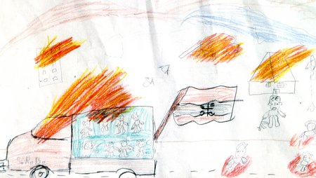 Kinderzeichnung aus dem Krieg: Panzer, Waffen, Feuer und Tod.   